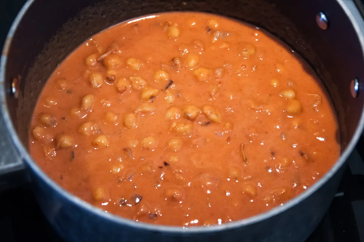 vegan chickpea curry in pot