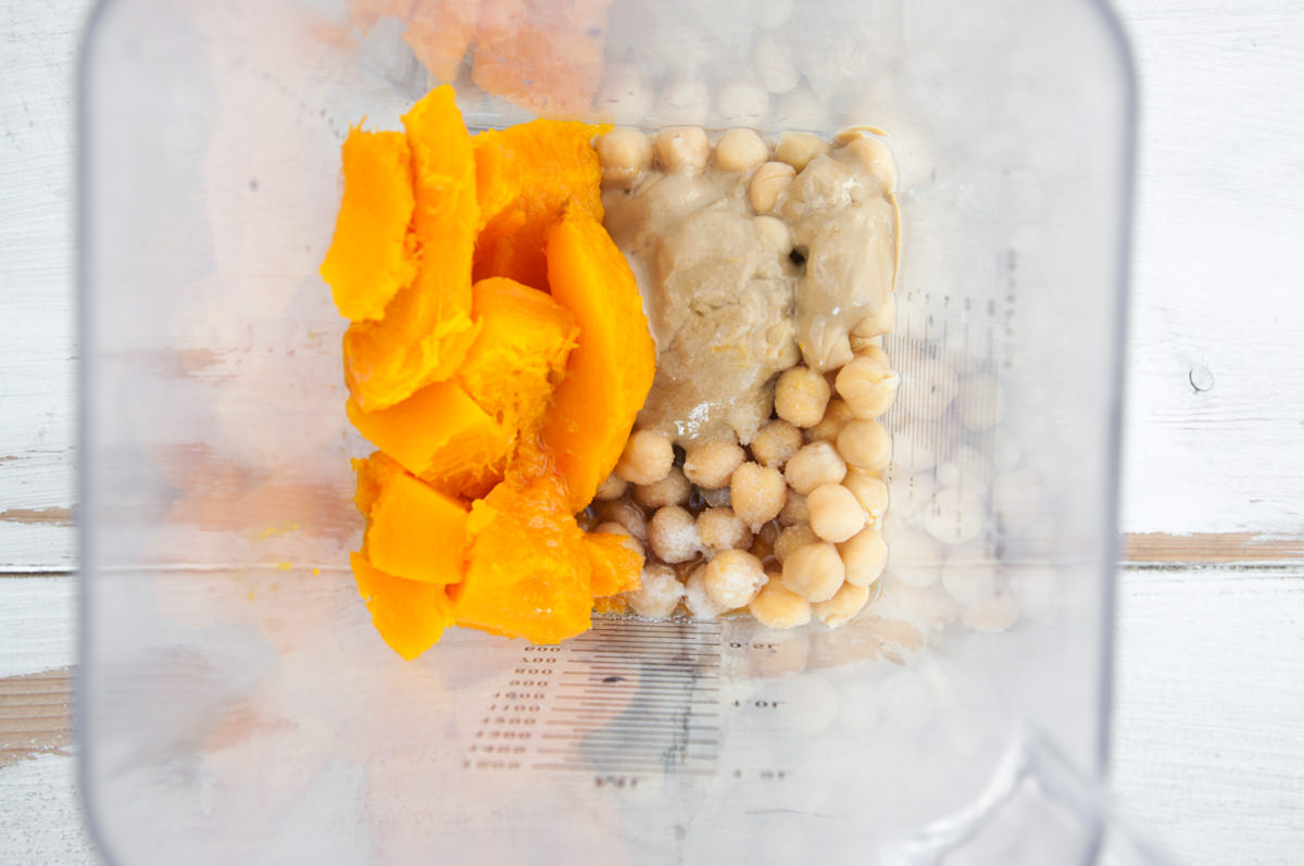 pumpkin hummus ingredients in blender