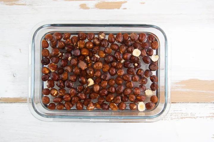 soaking hazelnuts in water