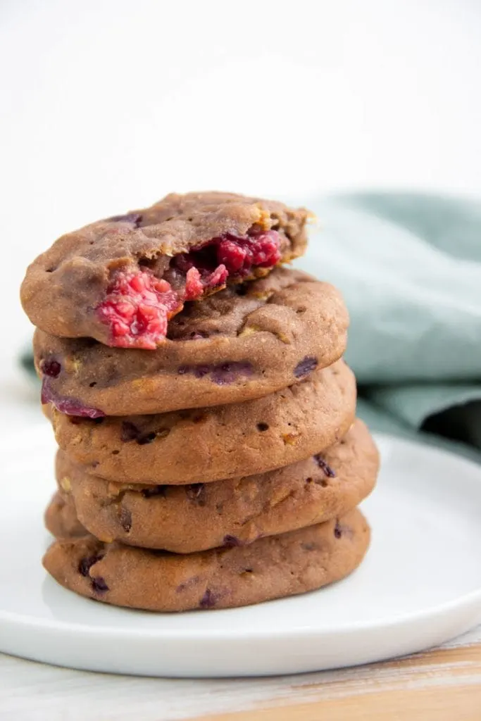 Sugar-Free Chocolate Cookies with Raspberries