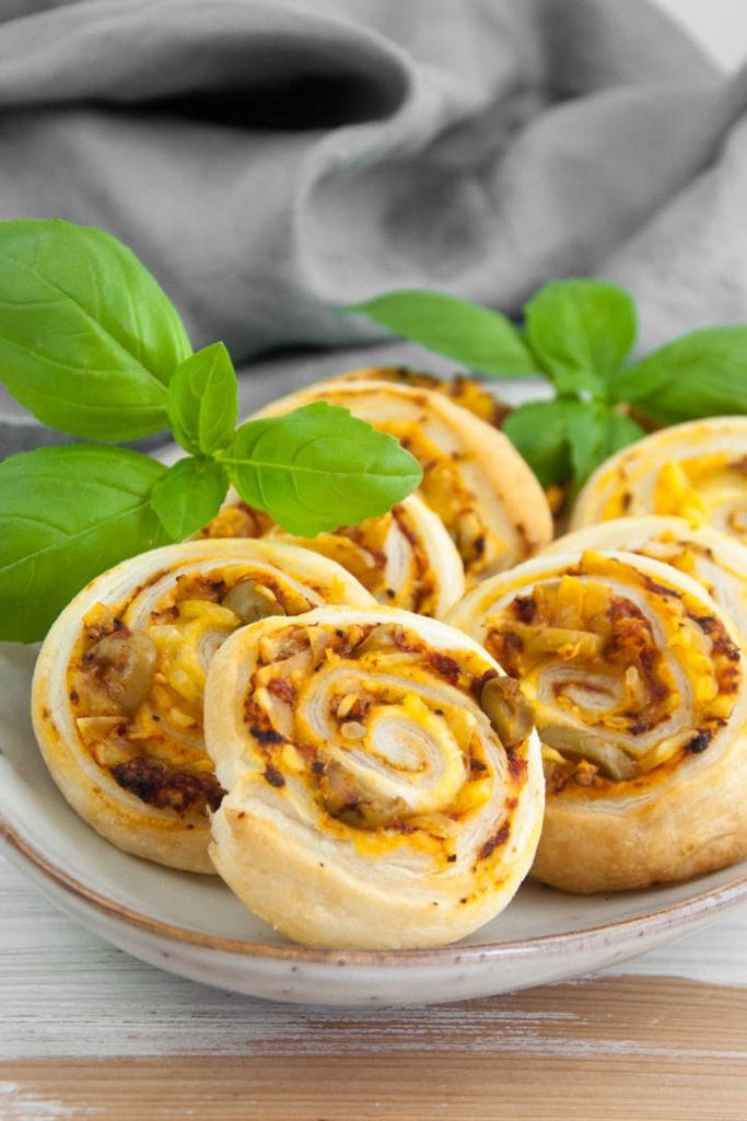 Vegan Pizza Pinwheels with olives