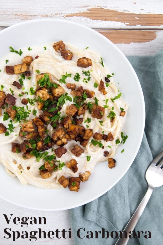 Vegan Spaghetti Carbonara with smoky tempeh bits