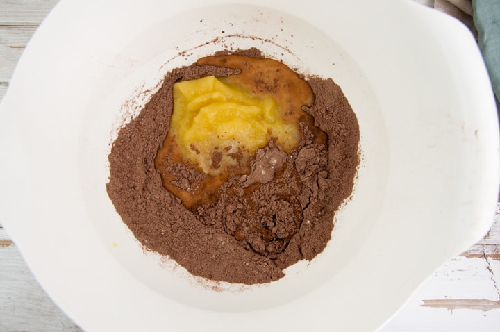 wet ingredients for brownie batter