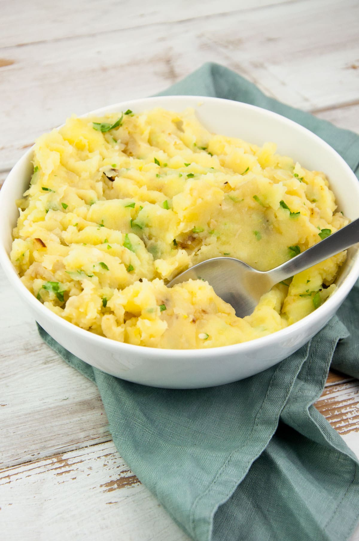 vegan mashed potatoes in a bowl