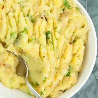 vegan mashed potatoes in a bowl