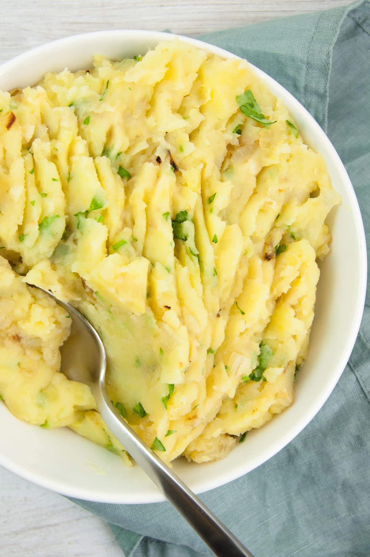 vegan mashed potatoes in a bowl