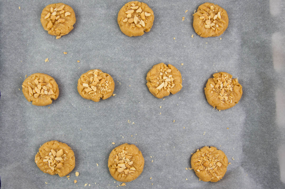 peanut butter cookies before baking