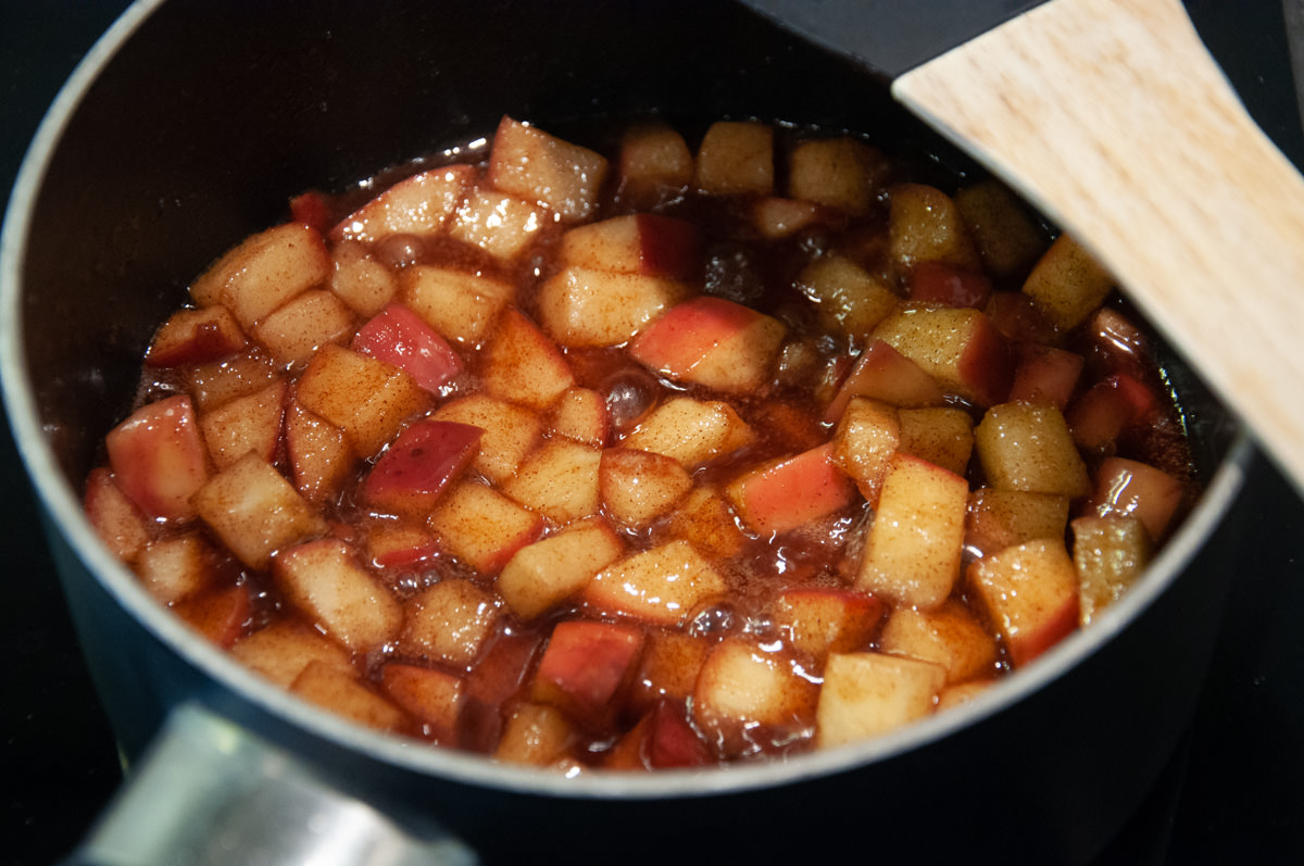 stewed apples in pot