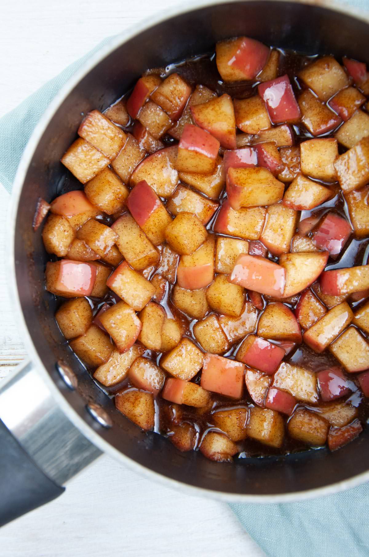 stewed apples in pot