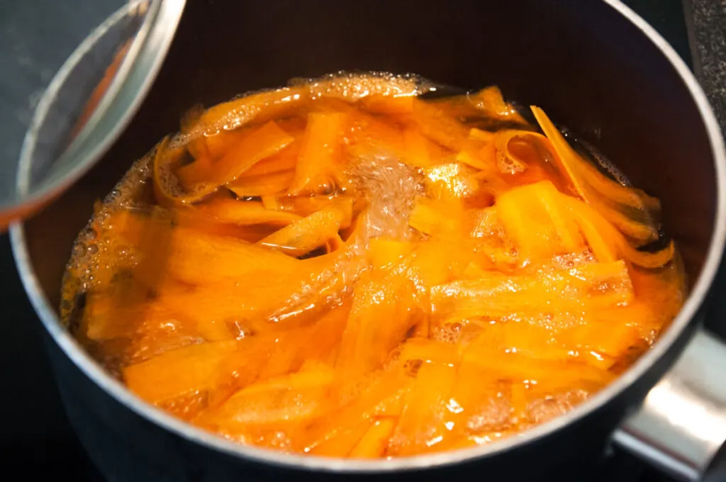 boiling carrot slices