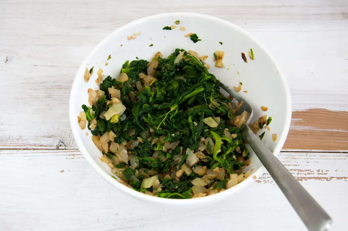 spinach onion garlic mixture