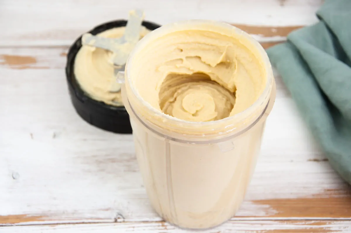 hummus in blender