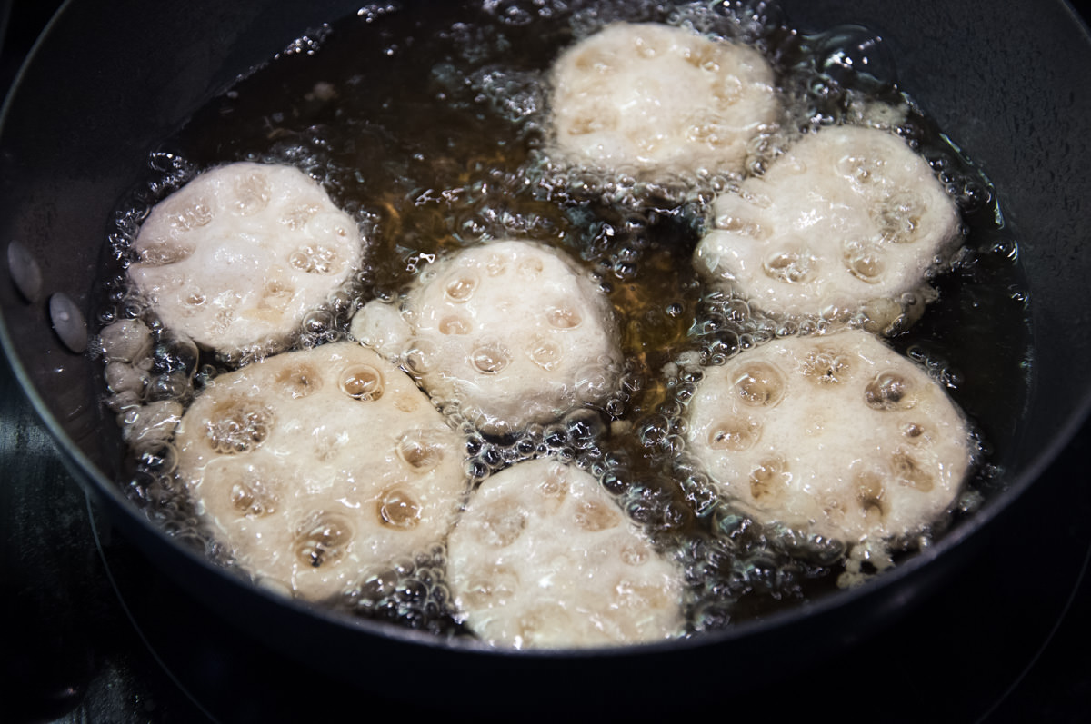 lotus root tempura in oil