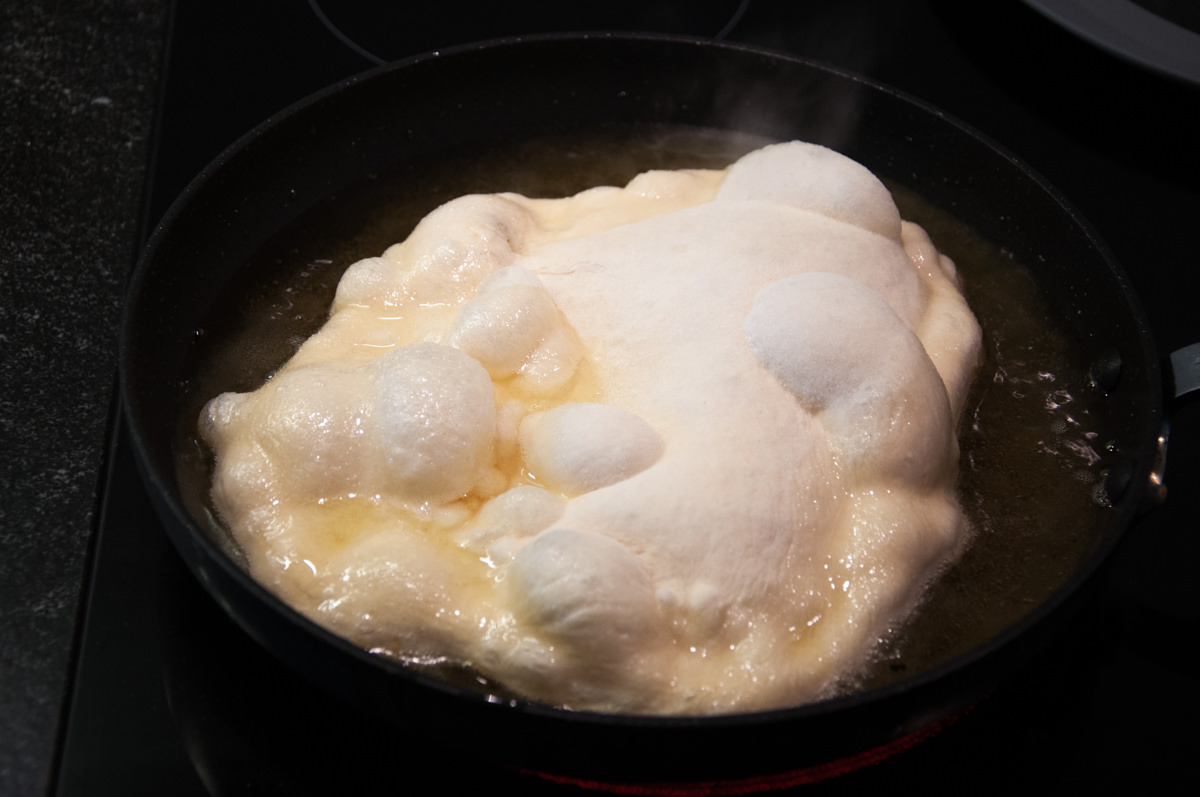 langos in hot oil